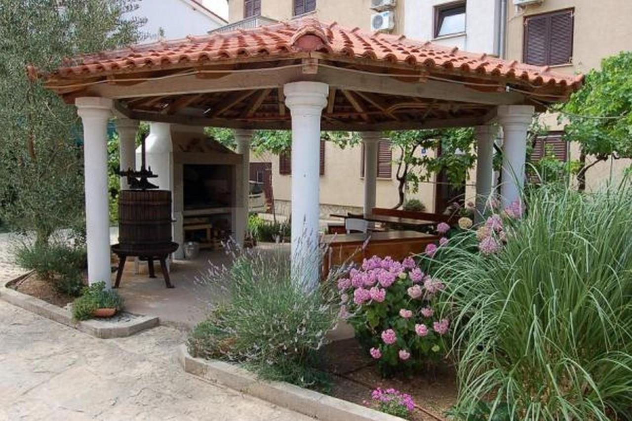 Apartments Adria 비오그라드나모루 외부 사진