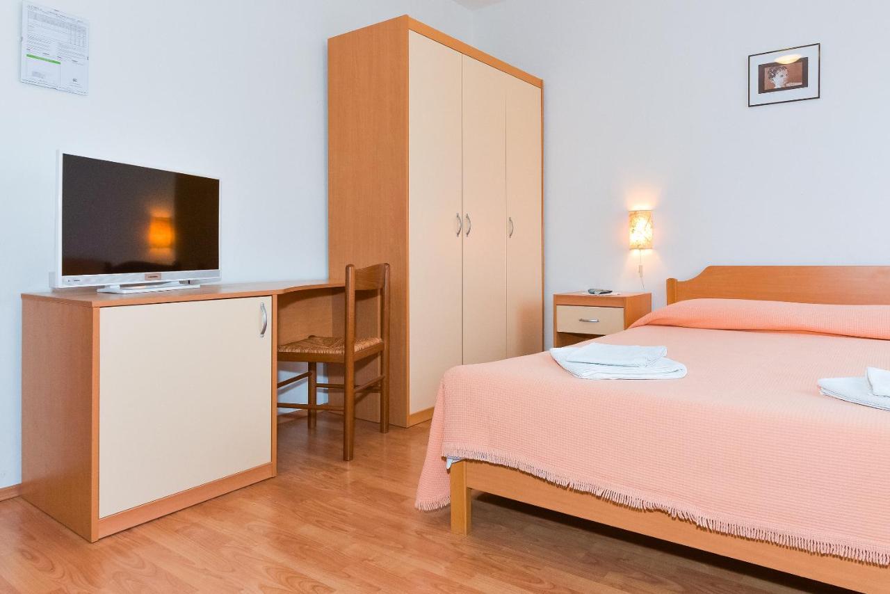 Apartments Adria 비오그라드나모루 객실 사진